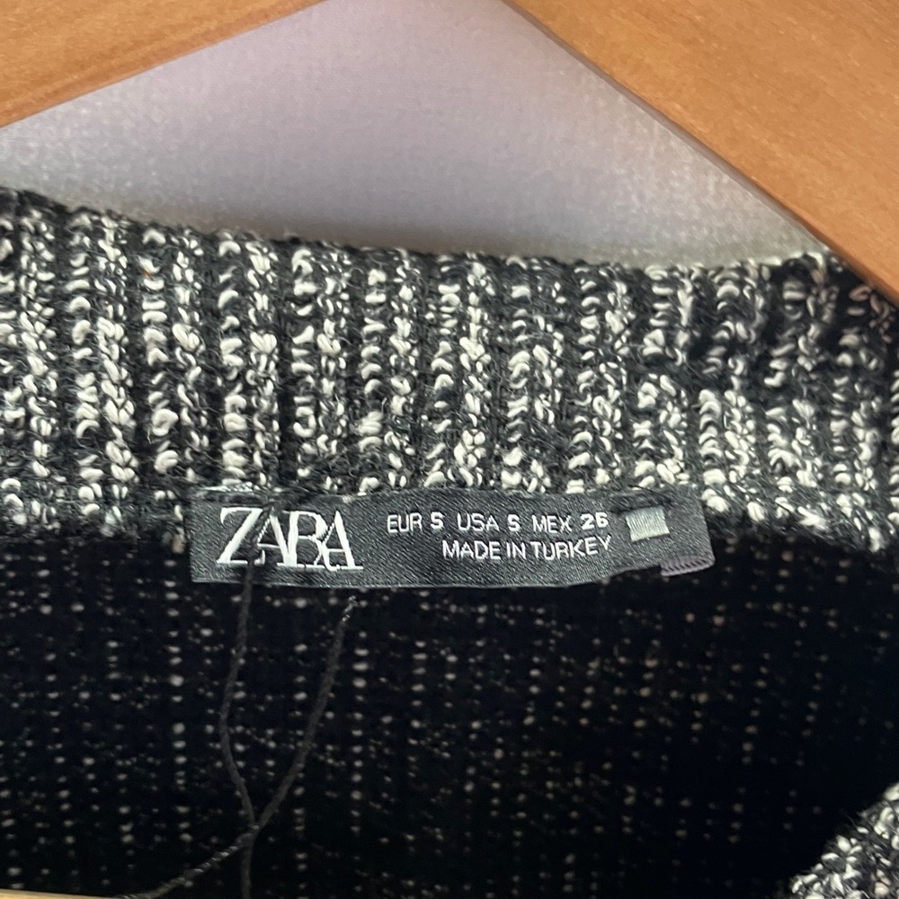 Zara Black and White Textured Sleeveless Knitted/Woven Top - Picture 4 of 5